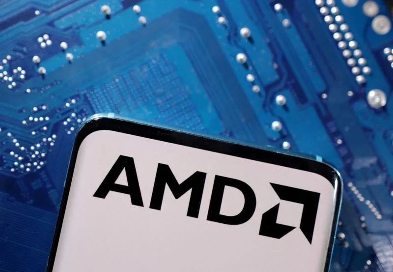 AMD Versal Prime Series Gen 2 hardware visual for smaller-form-factor edge computing devices.