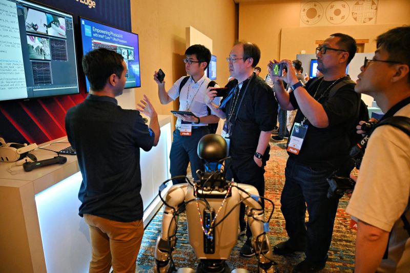 Edge robotics systems using a unified deployment framework for physical AI at fleet scale