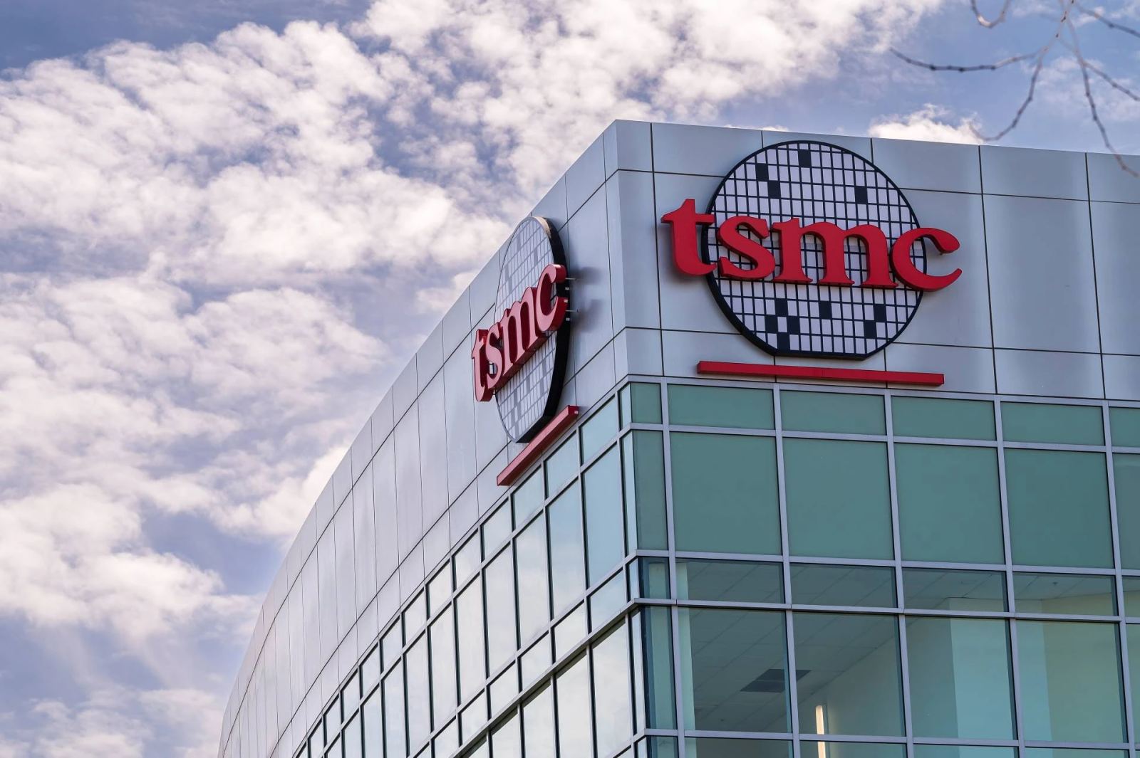 Instalación de fabricación de semiconductores de TSMC dedicada al envasado avanzado de obleas 2,5D y 3D