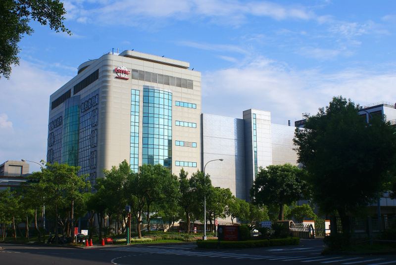 Semiconductor fabrication facility infrastructure engineered for advanced extreme ultraviolet photolithography production.
