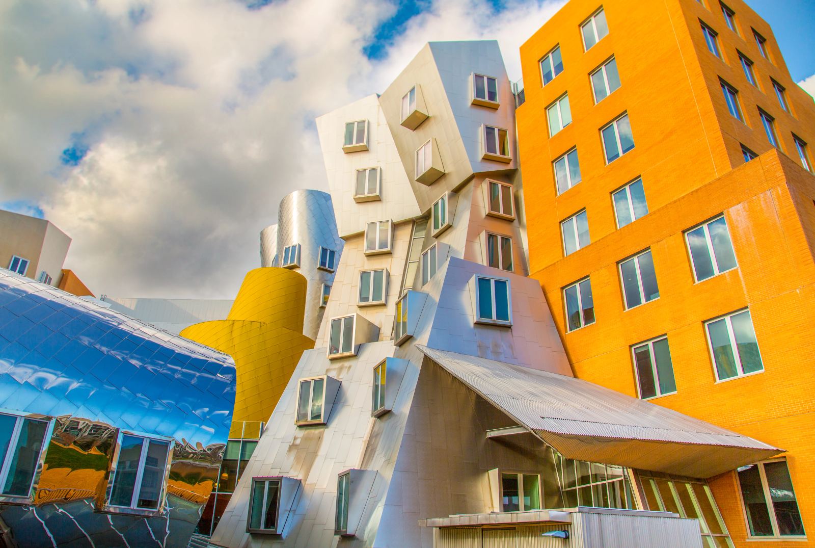 Ray and Maria Stata Center on the MIT campus, home to computer science and artificial intelligence research laboratories.
