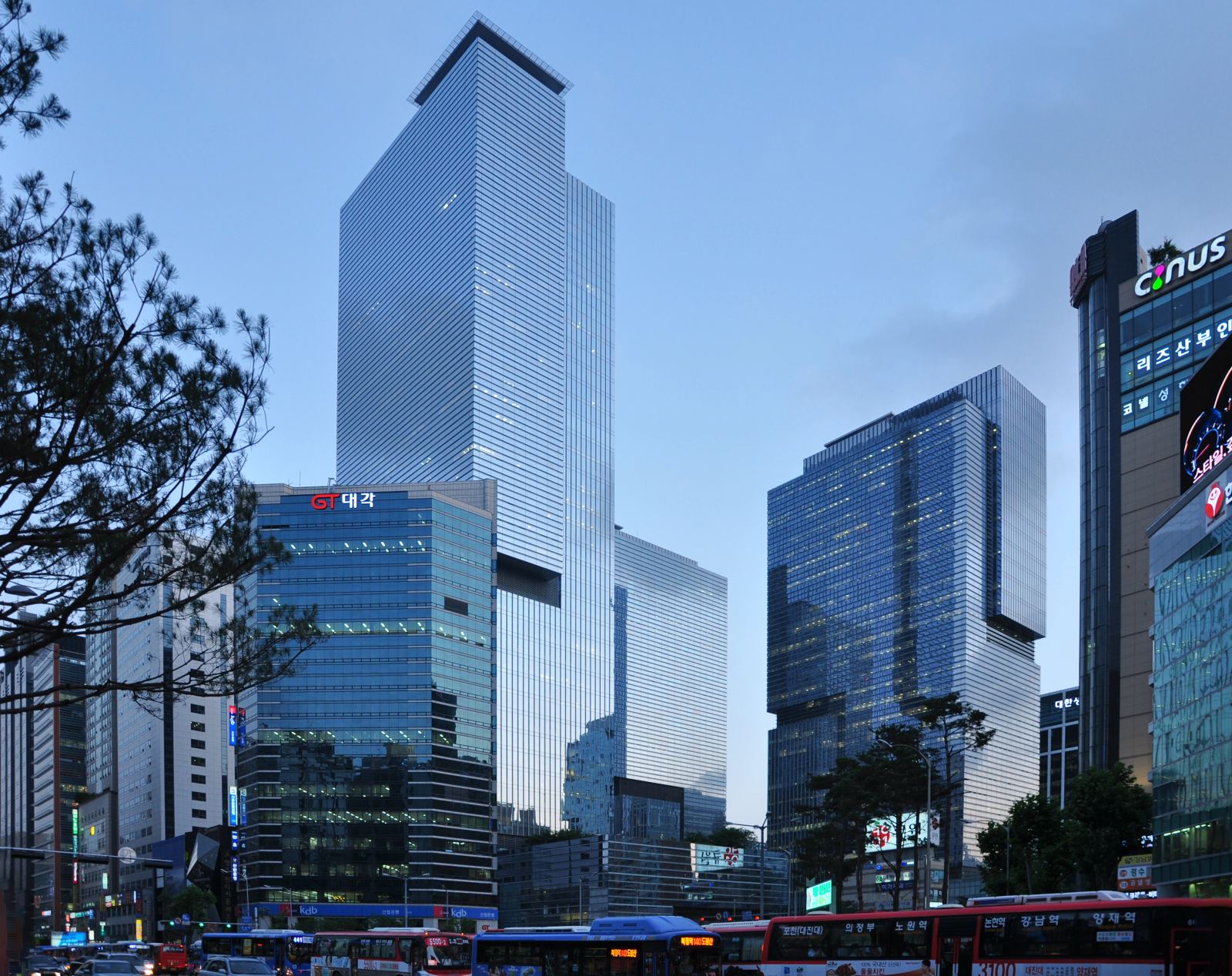 Samsung global corporate headquarters in South Korea coordinating semiconductor and advanced electronic component manufacturing divisions