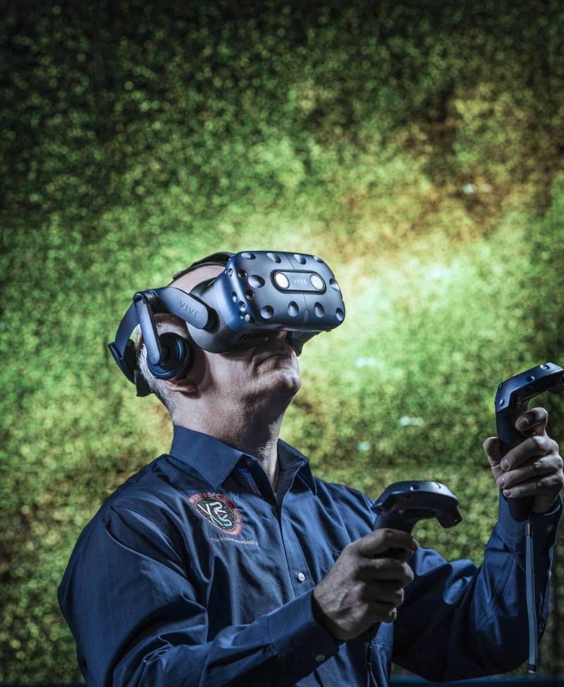 Immersive Virtual-Reality-Spatial-Computing-Demonstration mit interaktiver Echtzeitsimulation mit hoher Bildrate