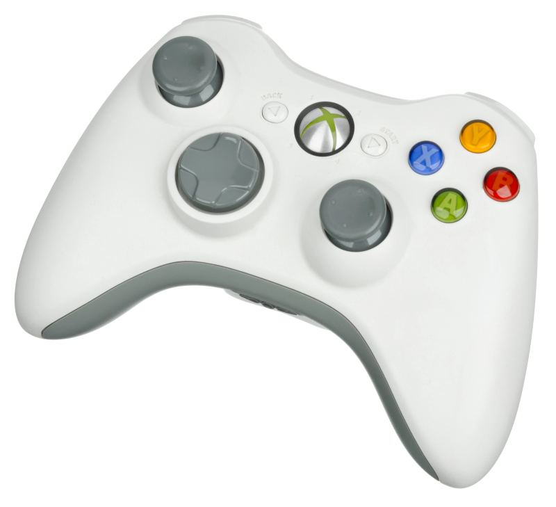 Классический аппаратный дизайн беспроводного контроллера Xbox, определяющий эргономическое наследие игровых аппаратных платформ Xbox.