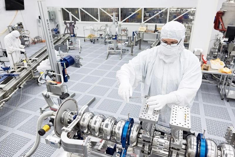 Advanced cleanroom manufacturing environment for high-precision semiconductor lithography and wafer processing