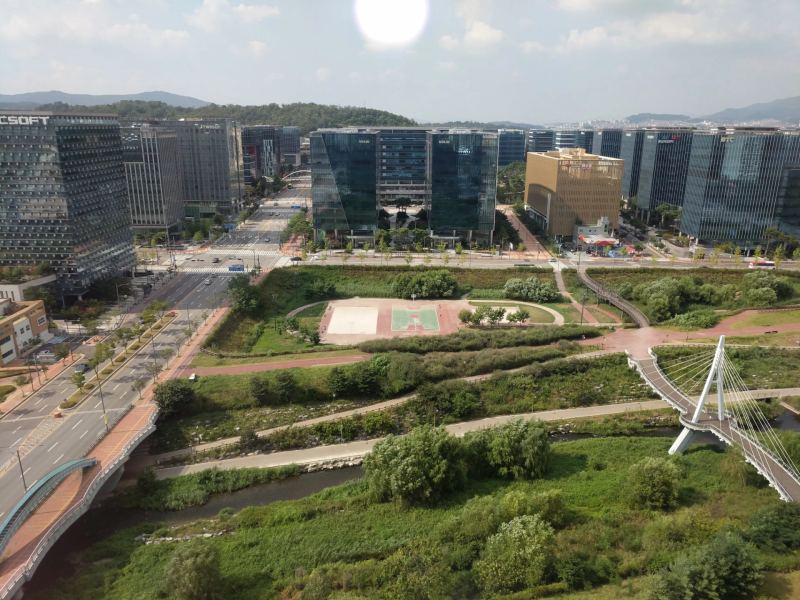 Panoramic view of Pangyo Techno Valley, South Korea's premier technology innovation and AI research district