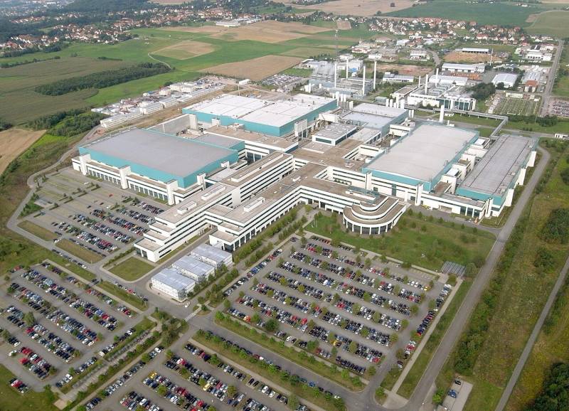 Комплекс по производству полупроводников GlobalFoundries, вид с воздуха.