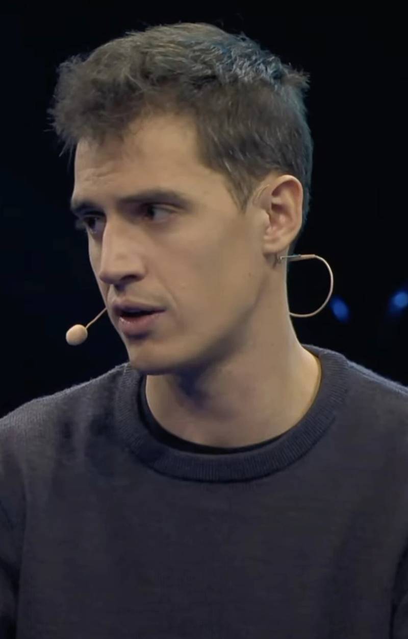 Arthur Mensch, co-founder and chief executive officer of Mistral AI, discussing foundation model architectures and open-weight models.