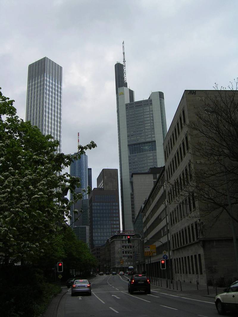 Financial center skyline in Frankfurt Germany housing European clearing institutions and SEPA Instant settlement hubs.