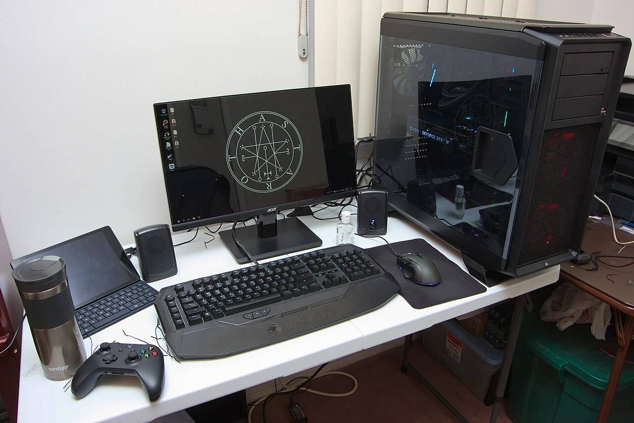High Performance Enthusiast Gaming PC Station.